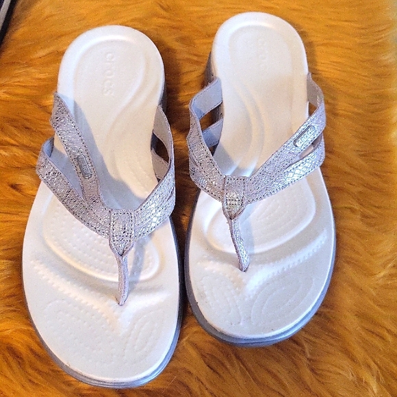 CROCS Shoes - Silver women's size 11 crocs sandals dual comfort